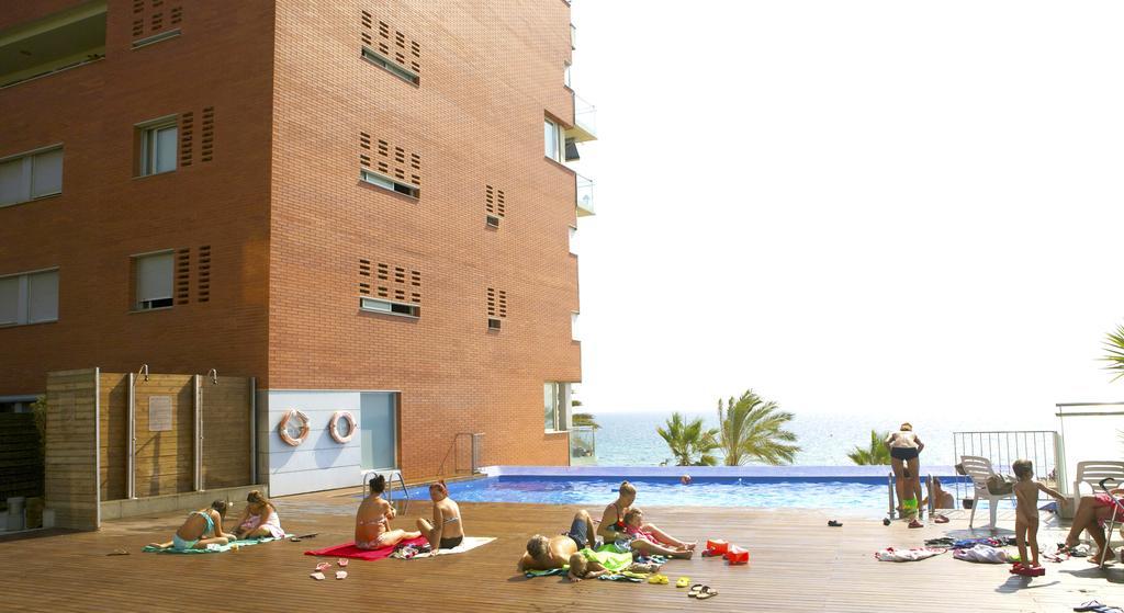 Great Sea-Side Barcelona Apartment Badalona Room photo